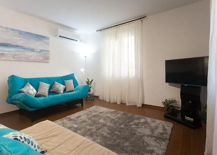 Location & Downtown Park Apartment Split